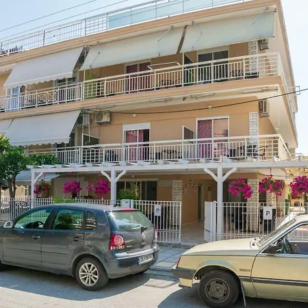 Irini Hotel *