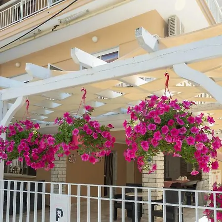Hotel Irini *